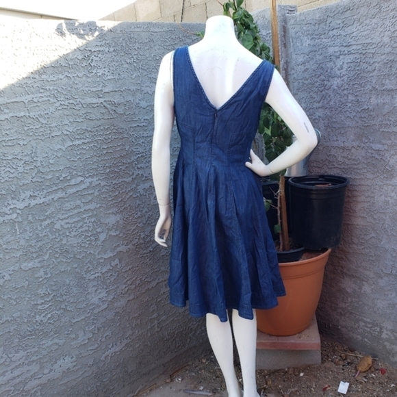 🕷🕷🪳🪲🌹Anthropologie Seamed Denim Dress WITH A BONUS BELT a value of $70 - Picture 10 of 10